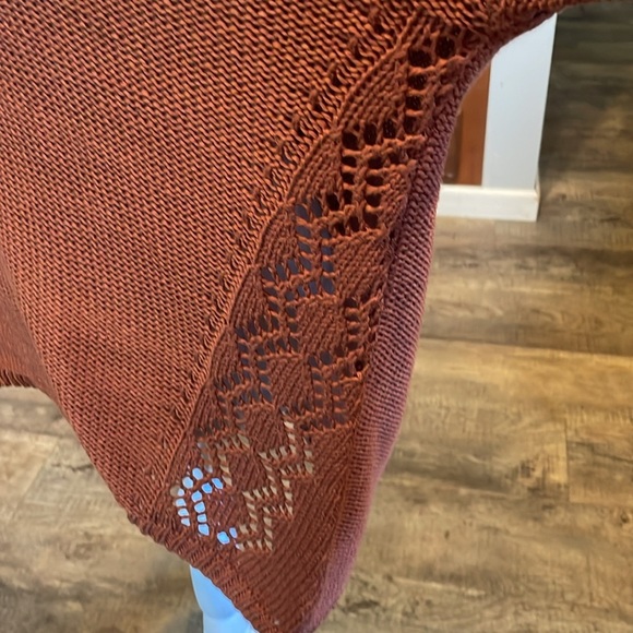 Cupcake Clothing Chunky Dropped‎ Shoulder V-Neck Knit Sweater - Picture 3 of 8